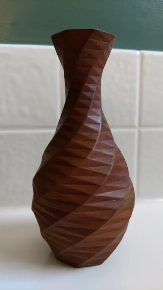 Low-poly-rose-vase